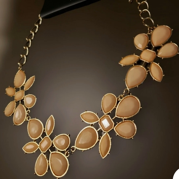 Rue21 Gold and Peach Floral Necklace - Picture 2 of 2